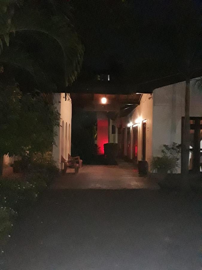 Villa Delorenta Anuradhapura Exteriör bild