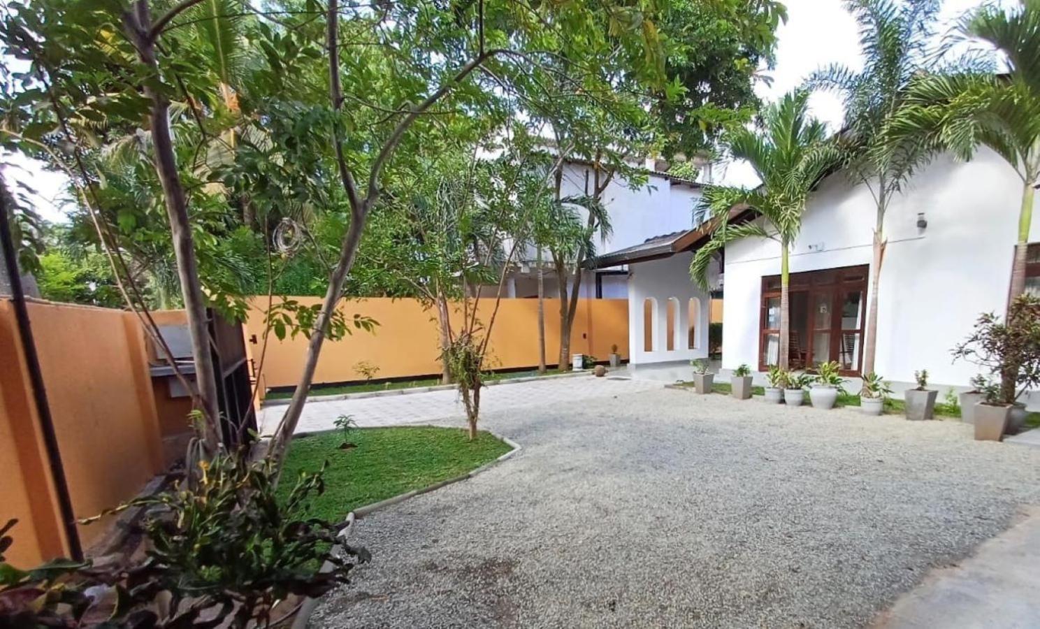 Villa Delorenta Anuradhapura Exteriör bild